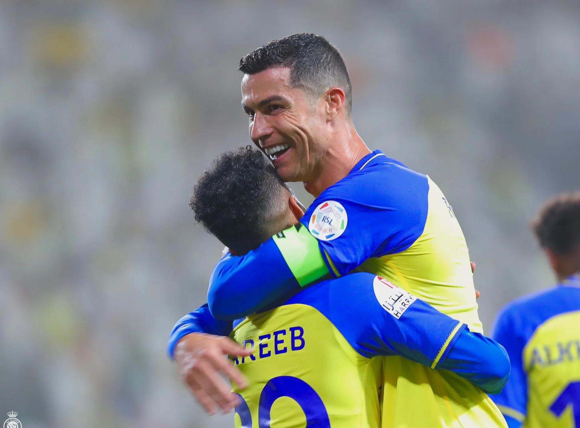 比赛局势复杂引发热议！，C罗在篮网比赛中反败为胜赛场气氛高涨的简单介绍