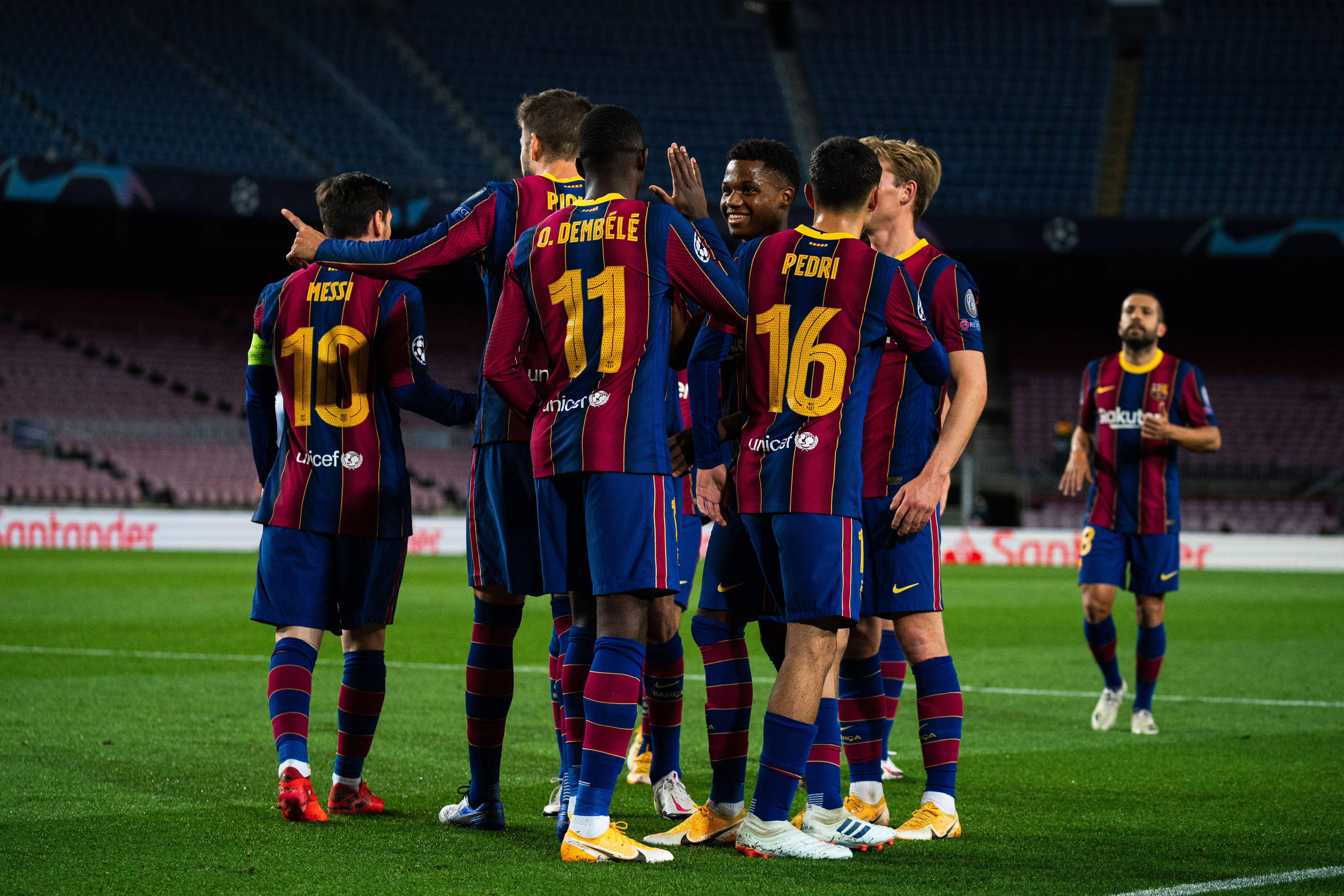 Ming新星晋级下一阶段表现突出,巴塞罗那前途光明!赛场气氛高涨 Ming新星晋级下一阶段表现突出,巴塞罗那前途光明!赛场气氛高涨