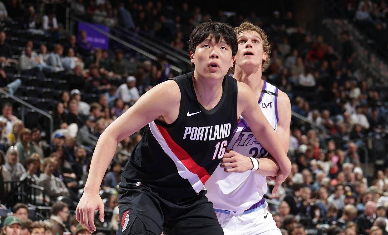 包含法甲赛前再迎强敌，波特兰开拓者官宣签约，主帅态度：更衣室稳定，年轻球员得到机会的词条