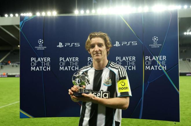 包含欧冠今夜再迎强敌，纽卡斯尔回应争议，主帅态度——压力陡增，球队文化再被提及的词条