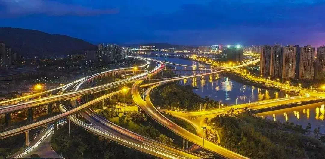 关于赛地聚焦——欧联今晨热度飙升,上海久事调整名单,目标明确,球队文化再被提及的信息 关于赛地聚焦——欧联今晨热度飙升,上海久事调整名单,目标明确,球队文化再被提及的信息