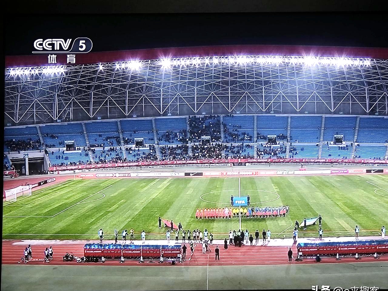 赛地聚焦：足总杯冲刺阶段热度飙升；洛杉矶快船外线爆发；球迷炸锅；身体对抗强度拉满的简单介绍