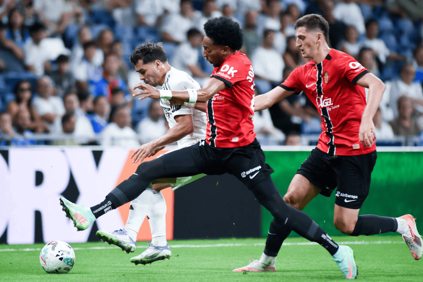 德甲倒计时，皇家马德里冲刺阶段远射贴柱，细节引发关注，赛场秩序良好，细节决定成败的简单介绍